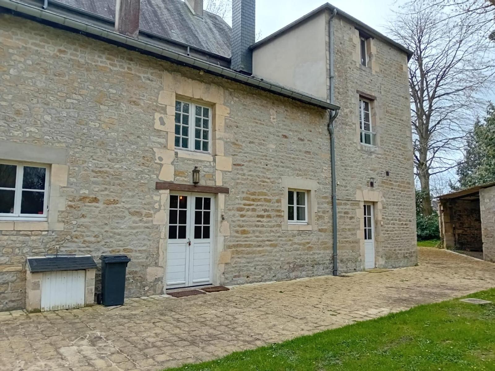 Tilly-sur-Seulles Magnifique Chateau Renove Proche Bourg Grand Parc Belle Terrasse Billard, Ping Pong, Proche Bayeux Et Plages Du Debarquement מראה חיצוני תמונה