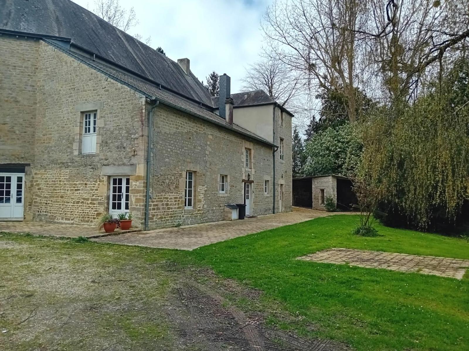 Tilly-sur-Seulles Magnifique Chateau Renove Proche Bourg Grand Parc Belle Terrasse Billard, Ping Pong, Proche Bayeux Et Plages Du Debarquement מראה חיצוני תמונה