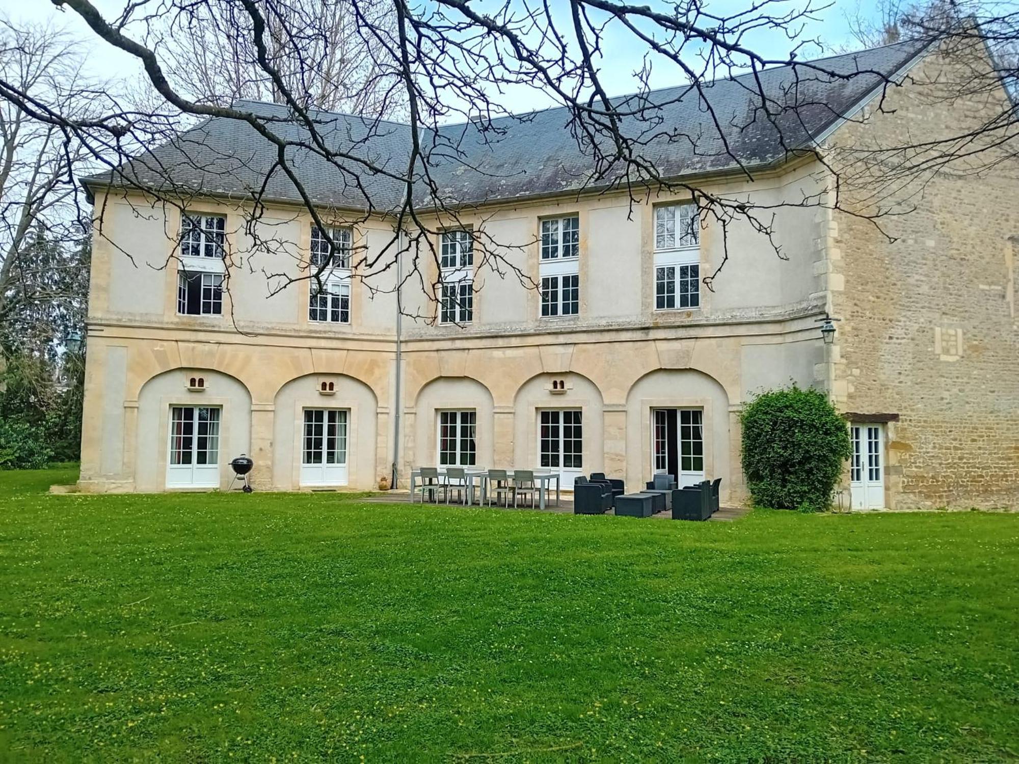 Tilly-sur-Seulles Magnifique Chateau Renove Proche Bourg Grand Parc Belle Terrasse Billard, Ping Pong, Proche Bayeux Et Plages Du Debarquement מראה חיצוני תמונה