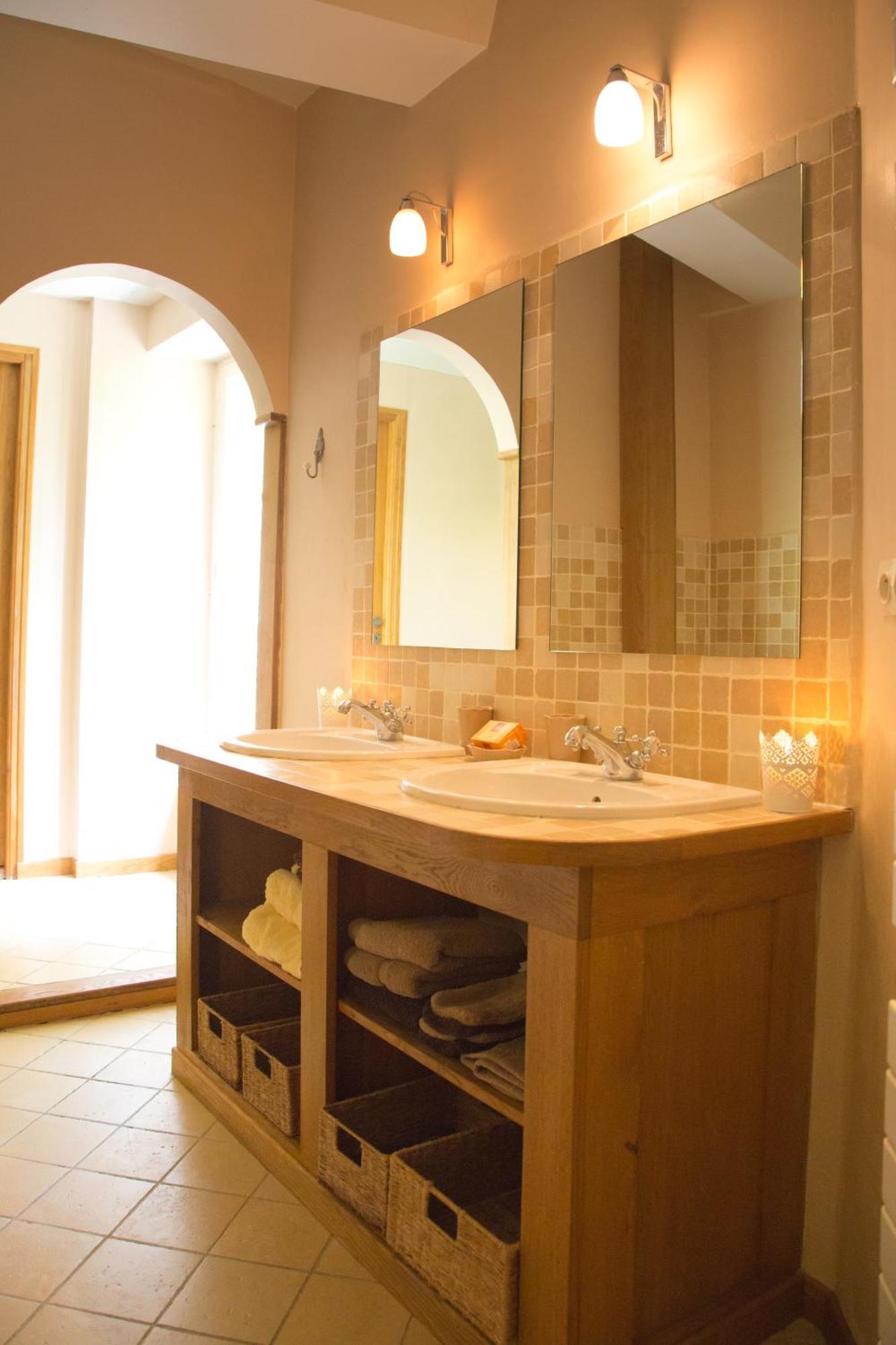 Tilly-sur-Seulles Magnifique Chateau Renove Proche Bourg Grand Parc Belle Terrasse Billard, Ping Pong, Proche Bayeux Et Plages Du Debarquement מראה חיצוני תמונה